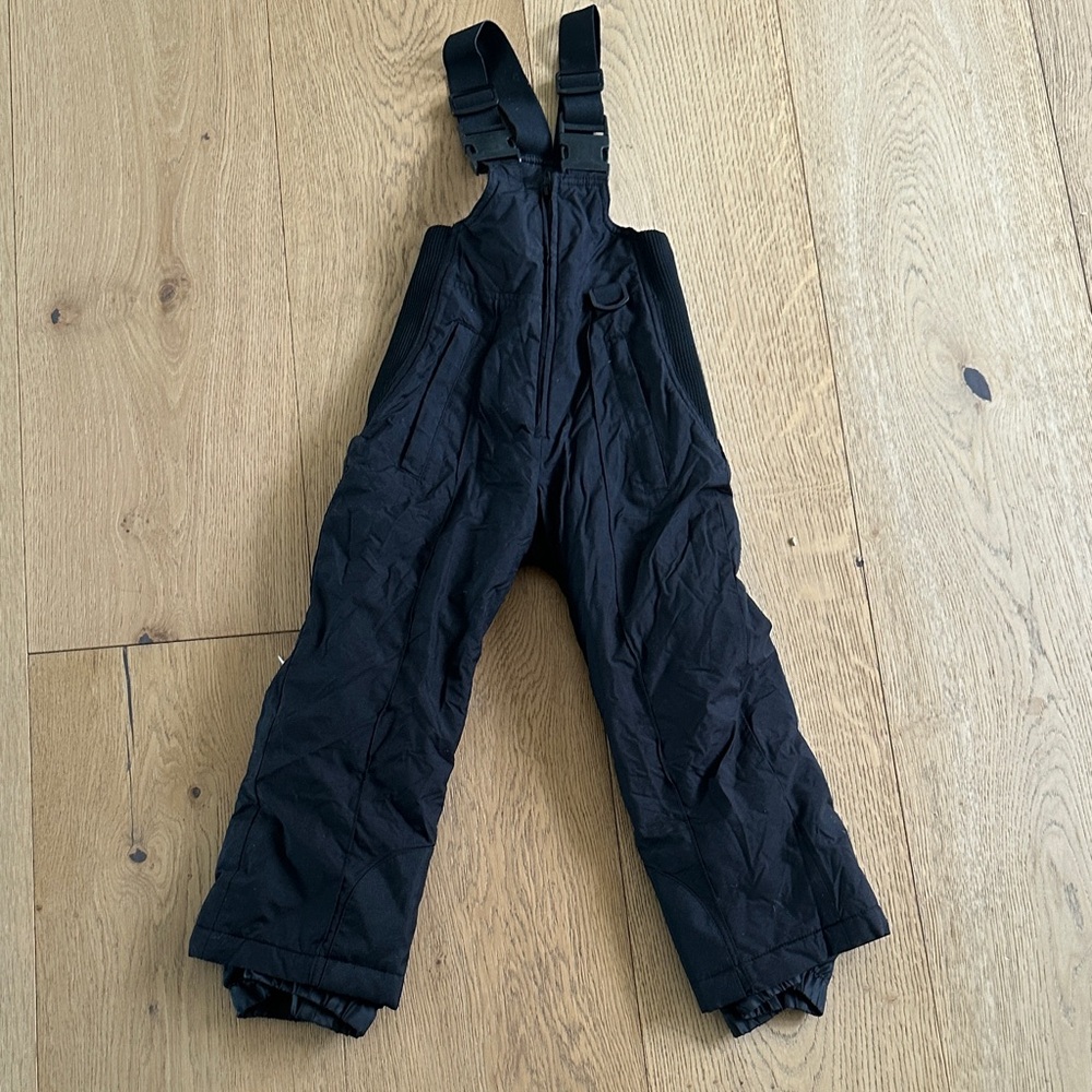 Sports essentials Kids Black Snow Bib Overalls 4 ski unisex insulated waterproof